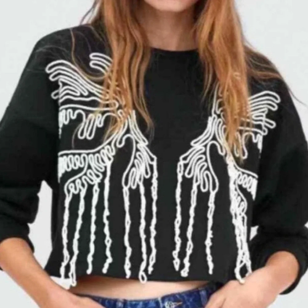 ZARA Size L black yarn fringe crop sweatshirt